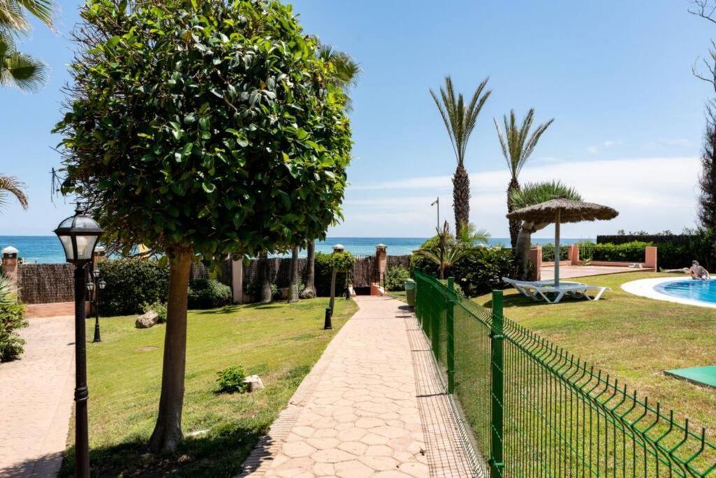 Ct 240 - Beachfront Apartment -Don Juan Manilva Eksteriør billede