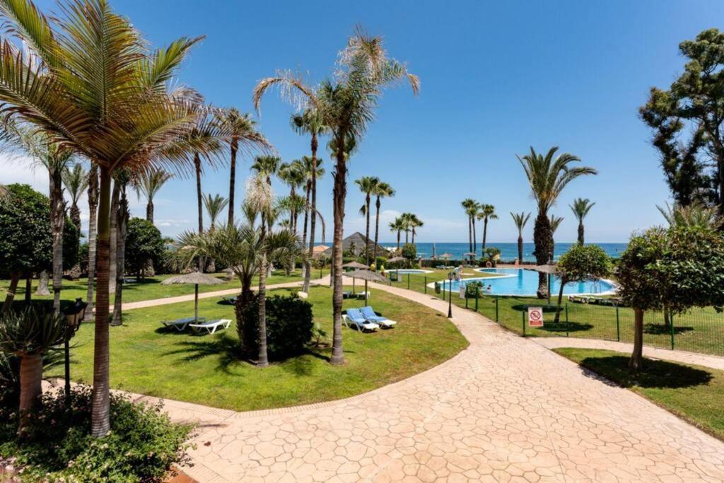 Ct 240 - Beachfront Apartment -Don Juan Manilva Eksteriør billede