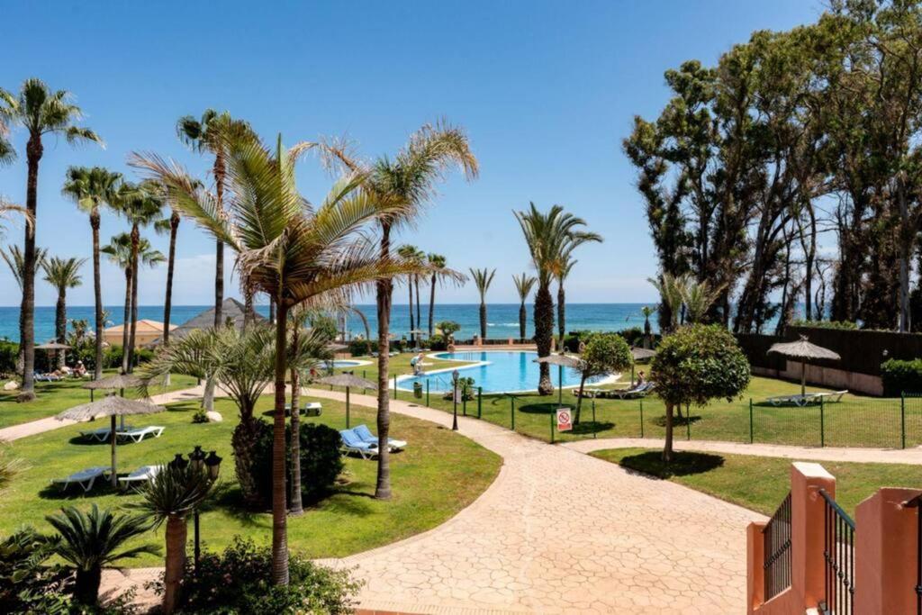 Ct 240 - Beachfront Apartment -Don Juan Manilva Eksteriør billede
